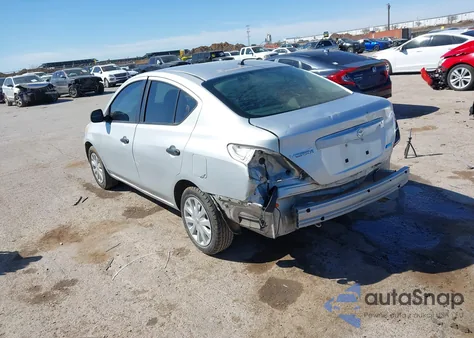 2012 Nissan Versa 1.6 S z USA, uszkodzony, nr VIN 3N1CN7AP7CL833338